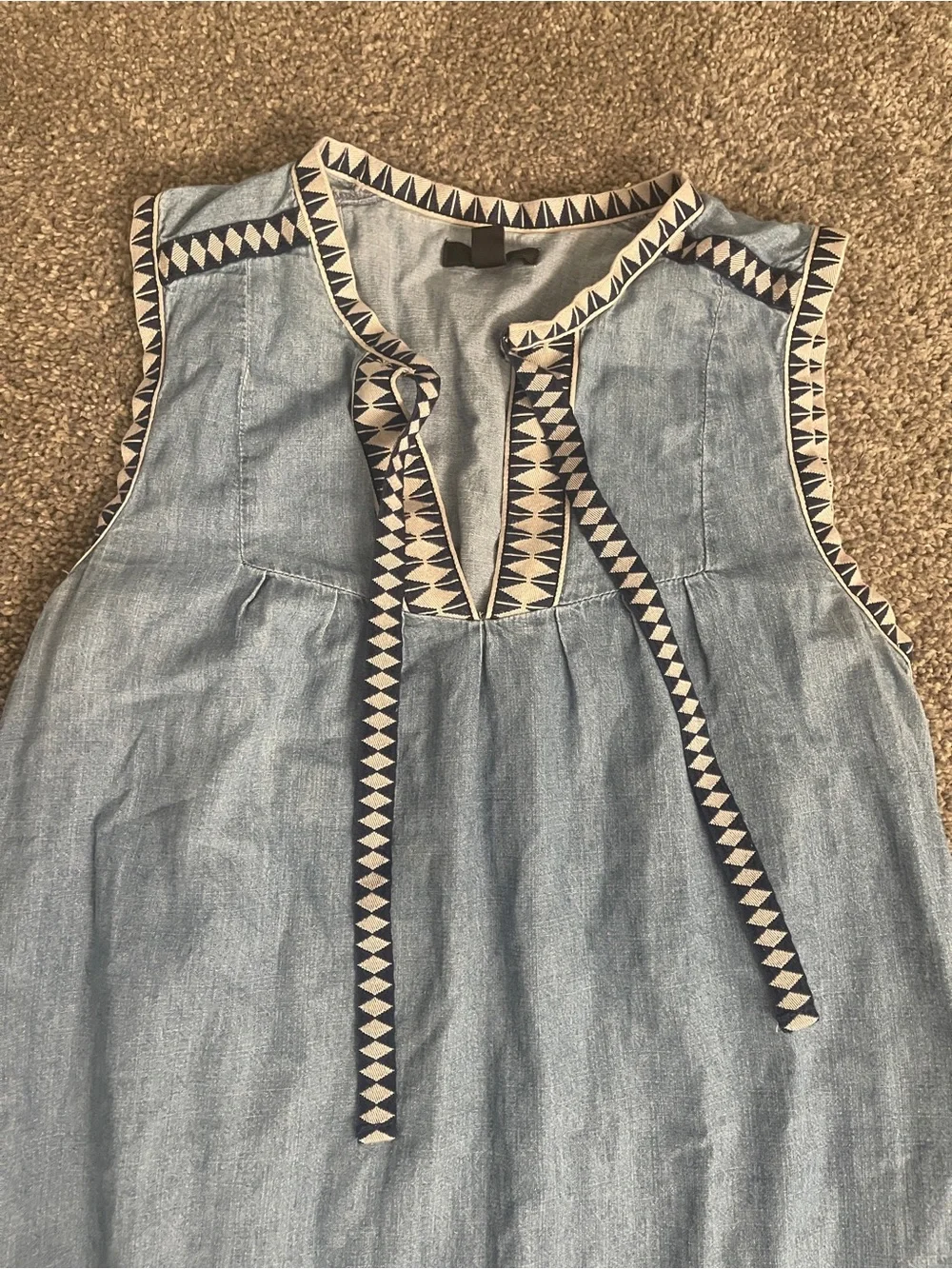 J.Crew Chambray Shift Dress 100% cotton Blue Embroidered Trim Sleeveless Size 6